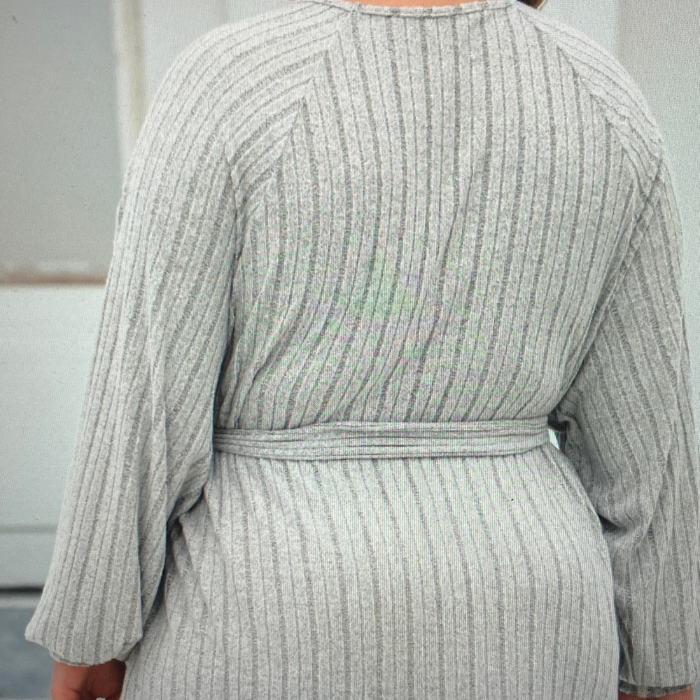 Gray Ribbed Knit Dress - Picture 4 of 5